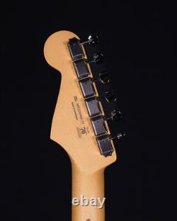 Fender Player II Stratocaster, touche en érable, aulne évidé, burst cerise vieilli