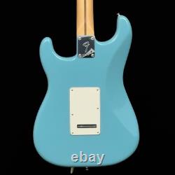 Fender Player II Stratocaster, touche en érable, bleu Aquatone, avec défaut esthétique