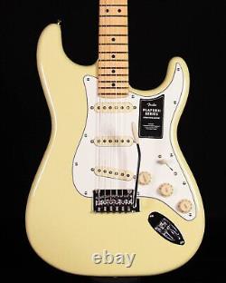 Fender Player II Stratocaster, touche en érable, jaune Hialeah