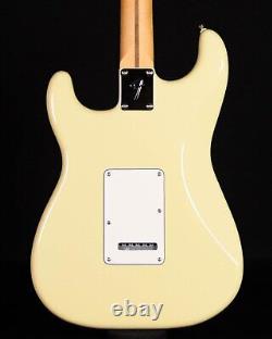 Fender Player II Stratocaster, touche en érable, jaune Hialeah