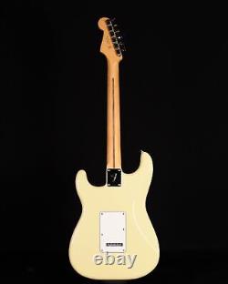 Fender Player II Stratocaster, touche en érable, jaune Hialeah