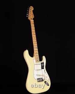 Fender Player II Stratocaster, touche en érable, jaune Hialeah