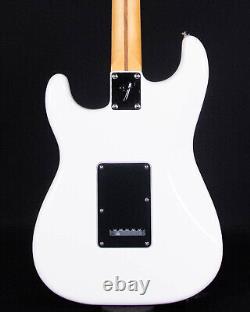 Fender Player II Stratocaster, touche en palissandre, blanc polaire