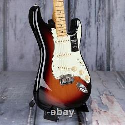 Fender Player Plus Stratocaster, 3 Couleurs Sunburst