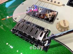 Fender Player Plus Stratocaster HSS Guitare Électrique Cosmic Jade
