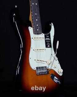 Fender Player Plus Stratocaster, HSS, Touche en érable, Soleil tricolore, Sac de luxe