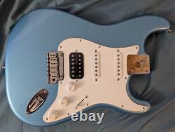 Fender Player Plus Stratocaster Opal Spark Personnalisée LSR Roller Locking HSS 2025