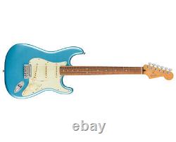 Fender Player Plus Stratocaster Opal Spark avec touche en Pau Ferro
