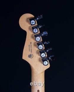 Fender Player Plus Stratocaster, Pau Ferro FB, Opal Spark, Deluxe Bag-DS <br/> 	 	<br/>Traduction en français: Fender Player Plus Stratocaster, Pau Ferro FB, Étincelle d'Opale, Sac Deluxe-DS