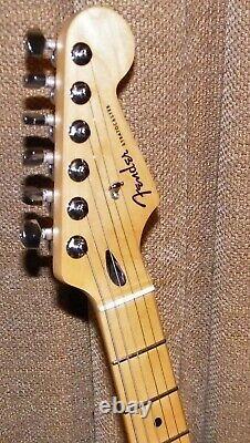 Fender Player Plus Stratocaster, Touche en érable, Sunburst 3 couleurs 2023 LN