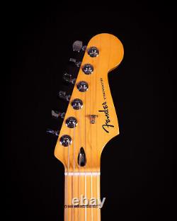 Fender Player Plus Stratocaster, touche en érable, Sunburst 3 couleurs, sac deluxe