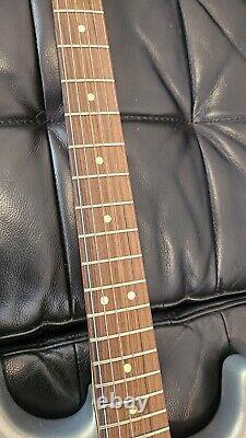 Fender Player Stratocaster HSH Modèle Argent # 0144533581 Ensemble avec étui Deluxe Plus