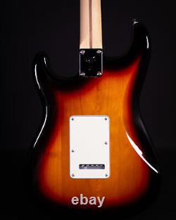 Fender Player Stratocaster HSS, touche en érable, Sunburst 3 couleurs