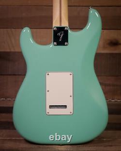 Fender Player Stratocaster, Pau Ferro FB, Sea Foam Green

	<br/>   <br/>Traduction en français : Fender Player Stratocaster, Pau Ferro FB, Vert Mer de Mousse