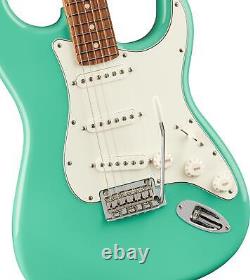 Fender Player Stratocaster Pau Ferro Fingerboard Sea Foam Green<br/><br/>  

	Traduction en français : Fender Player Stratocaster avec touche en Pau Ferro, de couleur vert menthe