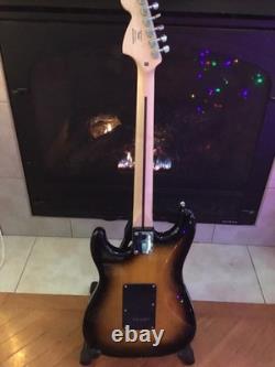 Fender Squier Affinity Stratocaster Brown Sunburst Touche en Palissandre Nouveau Gigbag Rembourré