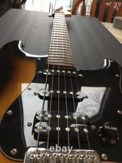 Fender Squier Affinity Stratocaster Brown Sunburst Touche en Palissandre Nouveau Gigbag Rembourré