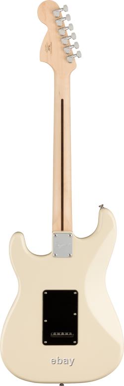 Fender Squier Affinity Stratocaster HSS Olympic White translates to 'Fender Squier Affinity Stratocaster HSS Blanc Olympique' in French.