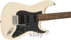 Fender Squier Affinity Stratocaster HSS Olympic White translates to 'Fender Squier Affinity Stratocaster HSS Blanc Olympique' in French.