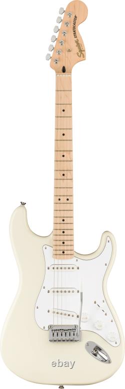 Fender Squier Affinity Stratocaster Olympic White translates to 'Fender Squier Affinity Stratocaster Blanc Olympique' in French.