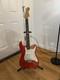 Fender Squier Classic Vibe Stratocaster Style Ann&eacute;es 50, Rouge Fiesta Red, Avec Micros Am&eacute;lior&eacute;s