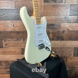 Fender Standard Stratocaster, Blanc Olympique, Expédition Gratuite, 646 Fender Standard Stratocaster, Blanc Olympique, Expédition Gratuite, 646