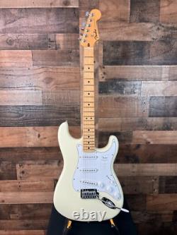 Fender Standard Stratocaster, Blanc Olympique, Expédition Gratuite, 646 Fender Standard Stratocaster, Blanc Olympique, Expédition Gratuite, 646