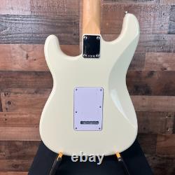 Fender Standard Stratocaster, Blanc Olympique, Expédition Gratuite, 646 Fender Standard Stratocaster, Blanc Olympique, Expédition Gratuite, 646