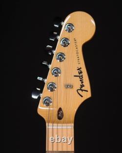 Fender Standard Stratocaster, Touche en Erable, Blanc Olympique