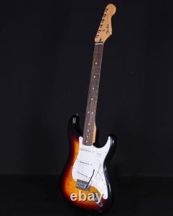 Fender Standard Stratocaster, touche en laurier, Sunburst 3 couleurs