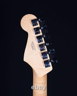 Fender Standard Stratocaster, touche en laurier, soleil à trois couleurs