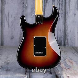 Fender Stevie Ray Vaughan Stratocaster, 3-Color Sunburst translated in French is: Fender Stevie Ray Vaughan Stratocaster, 3-Color Sunburst.