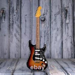 Fender Stevie Ray Vaughan Stratocaster, 3-Color Sunburst translated in French is: Fender Stevie Ray Vaughan Stratocaster, 3-Color Sunburst.