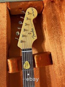 Fender Stevie Ray Vaughan Stratocaster Guitare Électrique Et G&g Vintage Case
