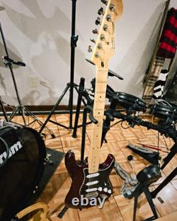 Fender Stratocaster 2006 fabriquée au Mexique, finition Midnight Wine, médaillon du 60e anniversaire, livraison gratuite