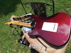 Fender Stratocaster 2008 MIM manche en érable, nouveaux accessoires, excellente jouabilité, révisée