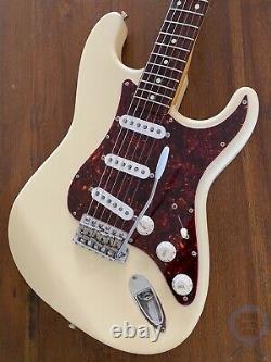Fender Stratocaster,'62, Vintage White, USA Pickups, 1999, Près De Nouveau