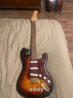 Fender Stratocaster Édition Deluxe Sunburst
