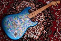 Fender Stratocaster Limited Made in Japan Blue Flower Neuve   
<br/>  