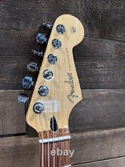 Fender Stratocaster MIM HSS Pro Améliorations et Nouveau Manche Fender Authentique