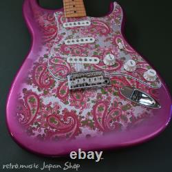 Fender Stratocaster Made in Japan en édition limitée, touche en érable, Pink Paisley
