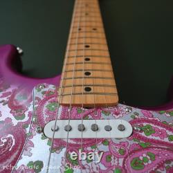 Fender Stratocaster Made in Japan en édition limitée, touche en érable, Pink Paisley