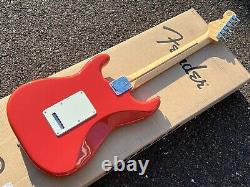 Fender Stratocaster Player en édition limitée HSS avec touche en érable rouge Fiesta