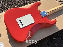 Fender Stratocaster Player en édition limitée HSS avec touche en érable rouge Fiesta