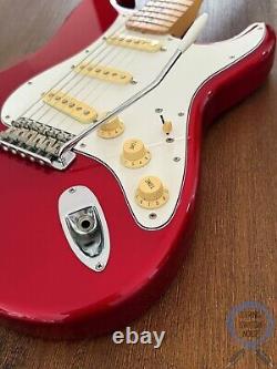 Fender Stratocaster, Rouge Pomme Candy, 2010, Près de Neuf