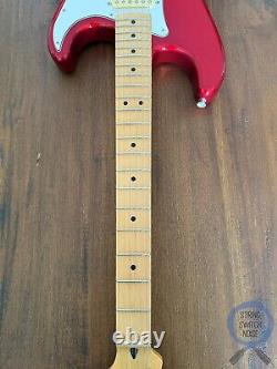 Fender Stratocaster, Rouge Pomme Candy, 2010, Près de Neuf