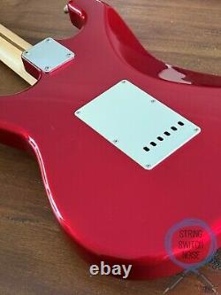 Fender Stratocaster, Rouge Pomme Candy, 2010, Près de Neuf