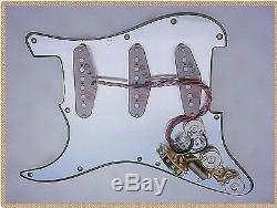 Fender Stratocaster Strat Pickguard Kit Entièrement Rempli De Câblage De Pick-up Complet