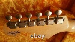 Fender USA Custom Shop Placard Classique Relic Stratocaster Cou W' Accordeurs