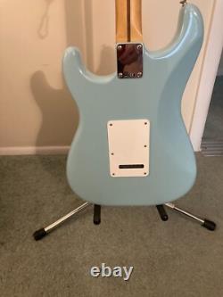 Fender Vintera'50s Stratocaster Modifiée Électrique, Érable, Bleu Daphne